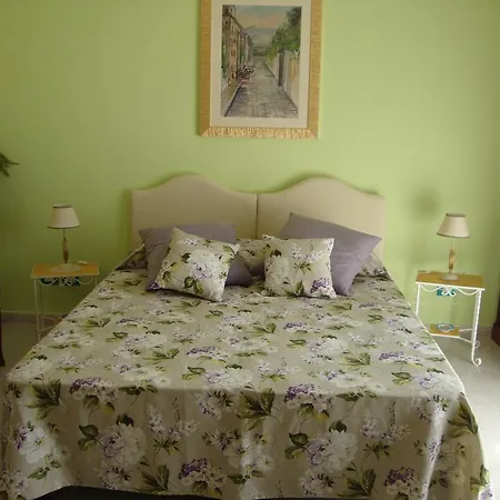 Sunny Holidays Holiday home *