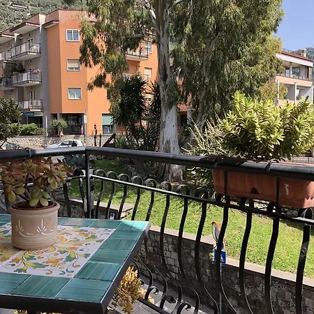 Sunny Holidays Holiday home Meta